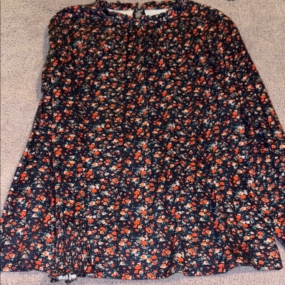 Chic Floral Women's Blouse - Black and Red